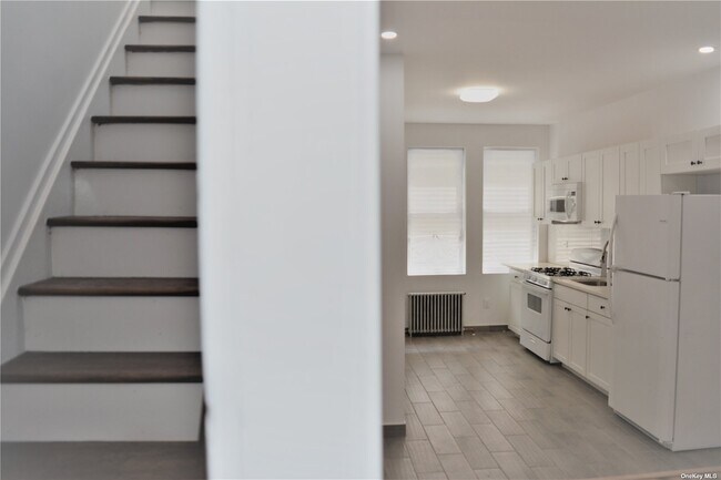 Foto del edificio - 1420 Castleton Ave