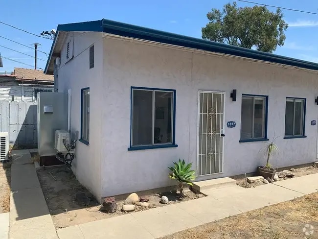 Building Photo - 1877 Gardenia Ave