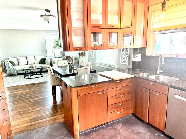 Foto del edificio - 320 Fairway Ln