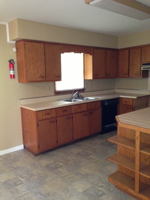 Building Photo - 3168 Cherry Valley Dr SE
