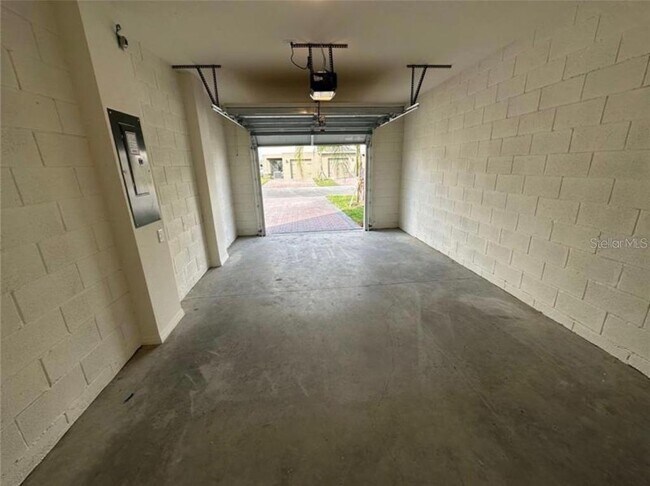 Foto del edificio - 12071 Holystone St