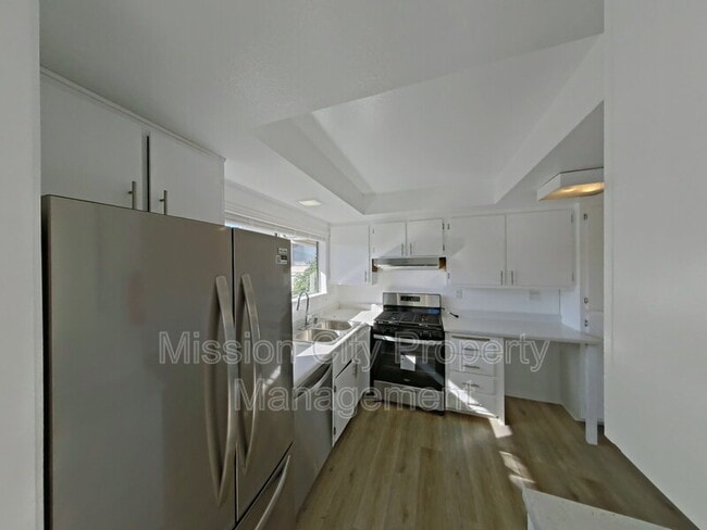Building Photo - 7580 Cathedral Oaks Rd
