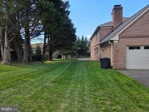 Building Photo - 1209 Perry William Dr