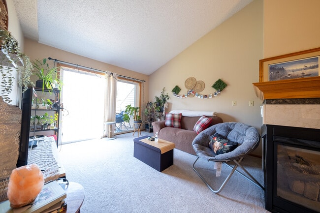 Building Photo - 8772 Coburn Ct