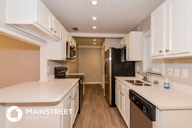 Foto del edificio - 2426 Stratford Dr