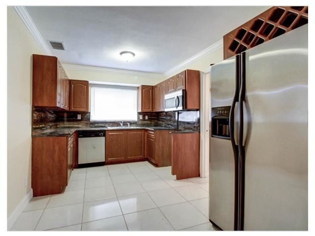 Foto del edificio - 5911 NW 15th St