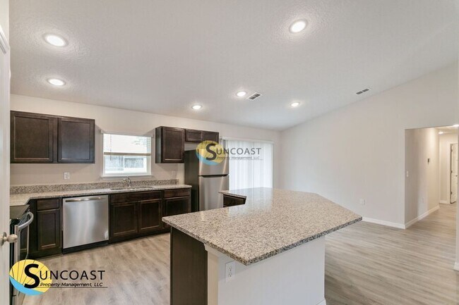 Building Photo - 8009 N Primrose Dr