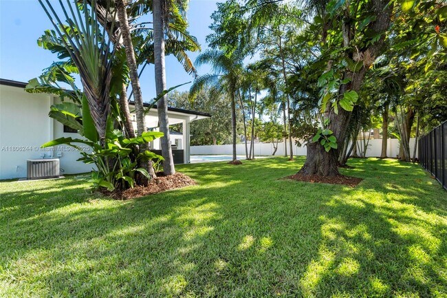 Building Photo - 7530 SW 134th St