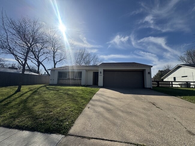 Building Photo - 332 Navajo Dr