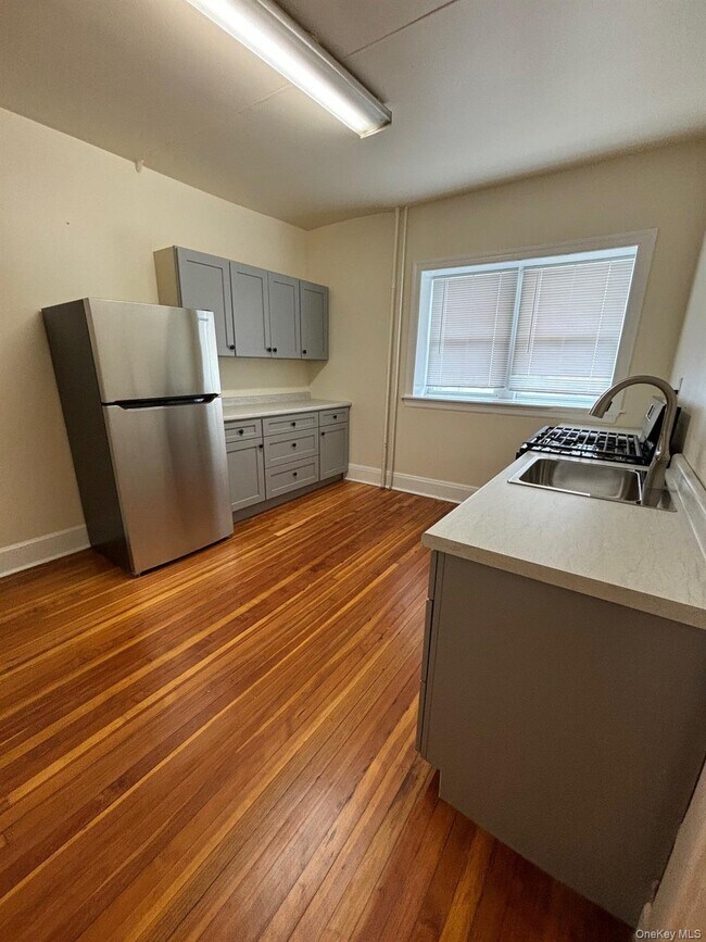 Building Photo - 375 Greenwich Ave