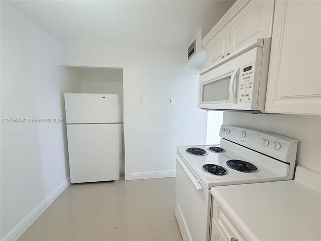 Foto del edificio - 7755 SW 86th St