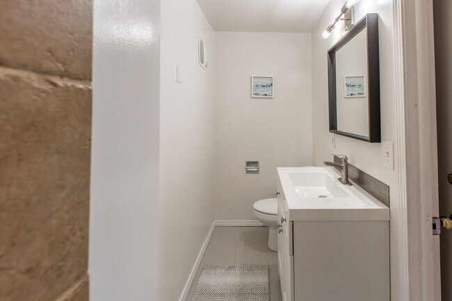 Foto del edificio - 2401 Birch Ln