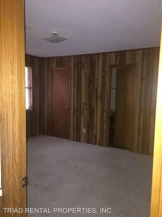 Building Photo - 224 Northwood Dr