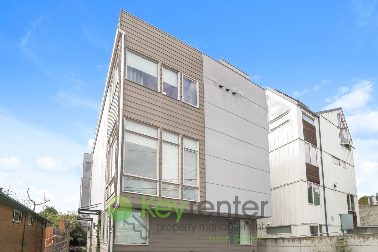 Primary Photo - Seattle Stunner with Rooftop Escape and Ch...