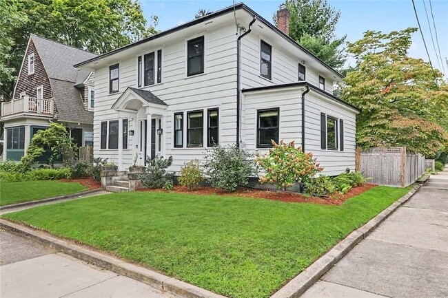 Photo - 310 Elmgrove Avenue House