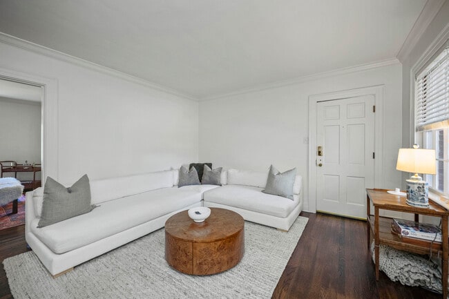 Building Photo - 1411 Fontaine Rd