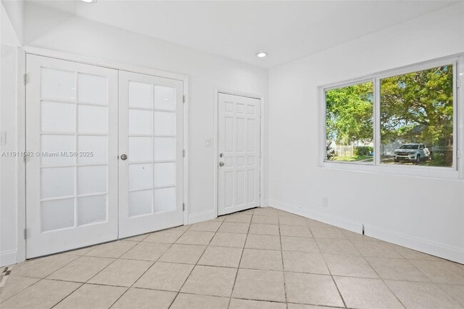 Photo - 2444 Plunkett St House