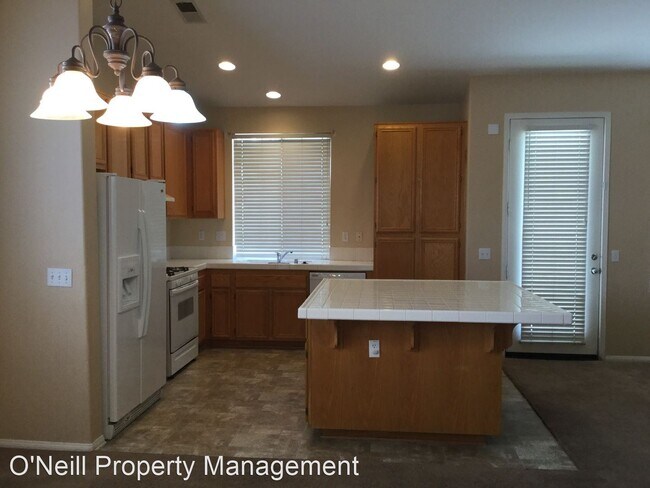 Building Photo - 3 br, 2 bath House - 3765 Wallowa Circle