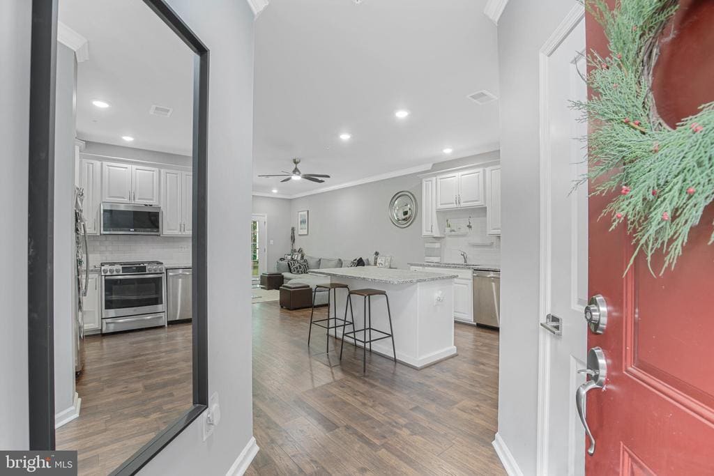 23225 Milltown Knoll Square Unit 111, Ashburn, VA 20148 Room for Rent