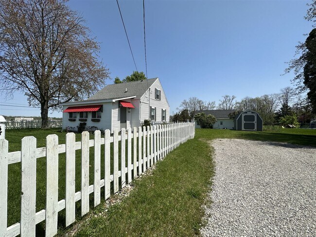 Building Photo - 3 br, 2 bath House - 1039 Brentwood Rd