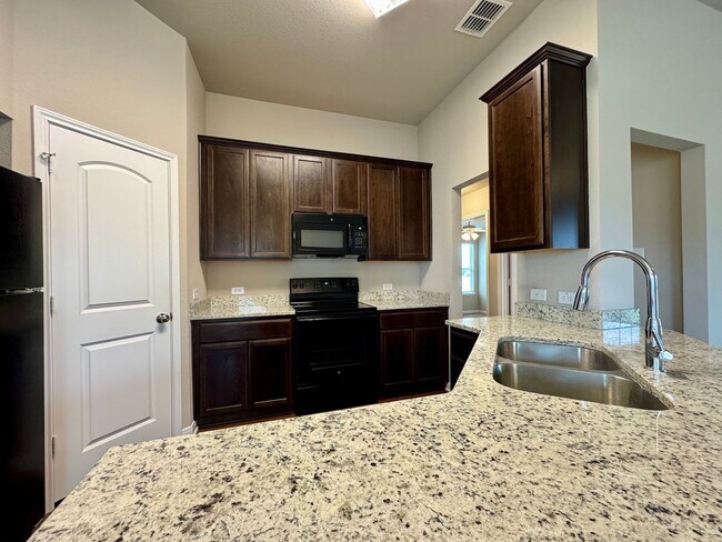 Building Photo - 3BR / 2BA Single Family Home | La Vega ISD