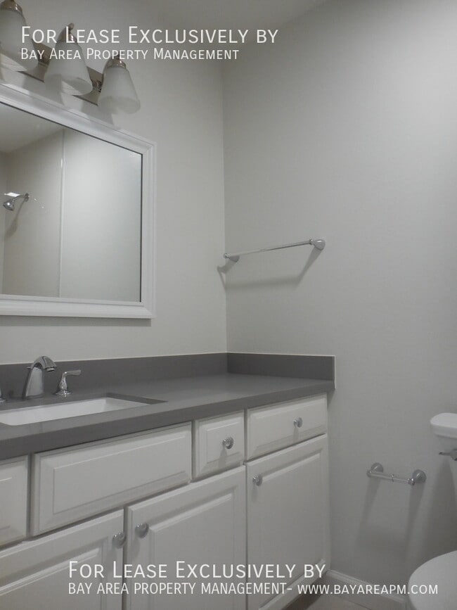 Building Photo - 384 Gunter Ln