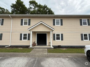 Building Photo - 2310 Indian Dr