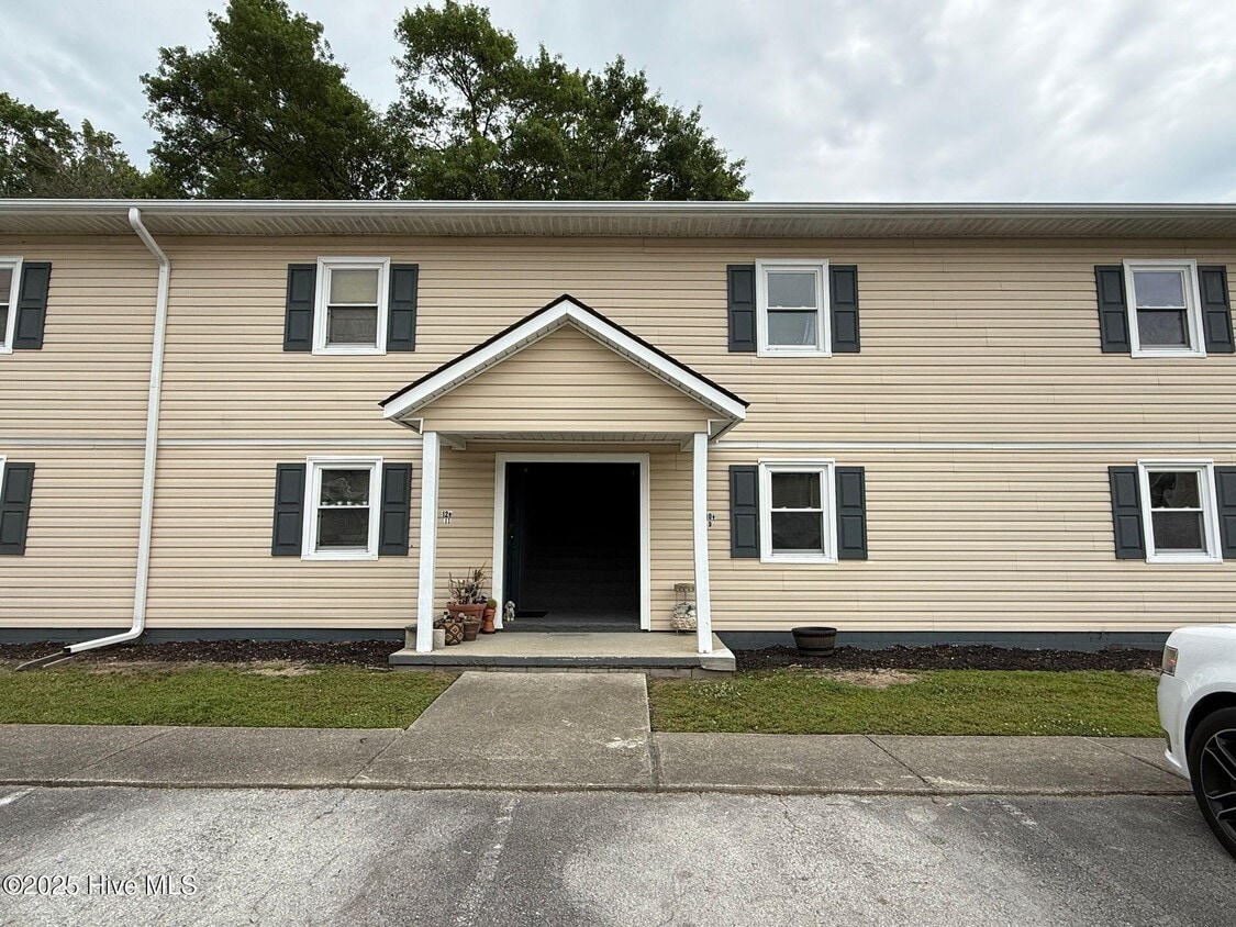 Primary Photo - 2310 Indian Dr