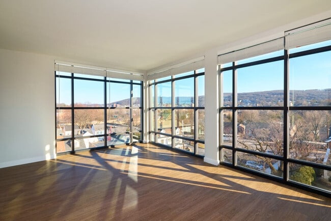 Building Photo - The Armory