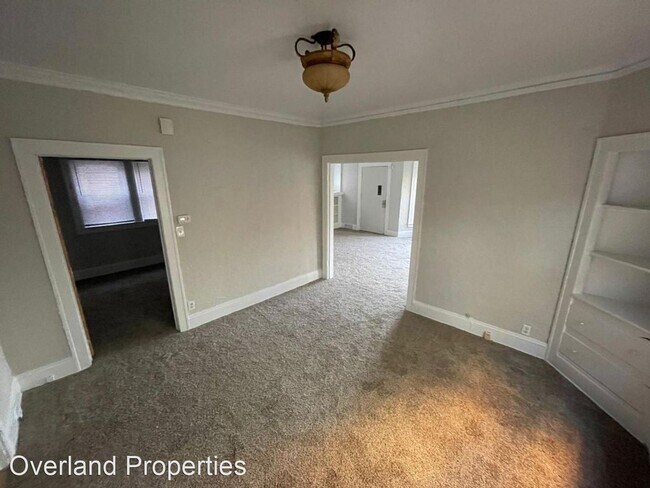 Foto del edificio - 5 br, 2.5 bath House - 3490 Raymont BLVD