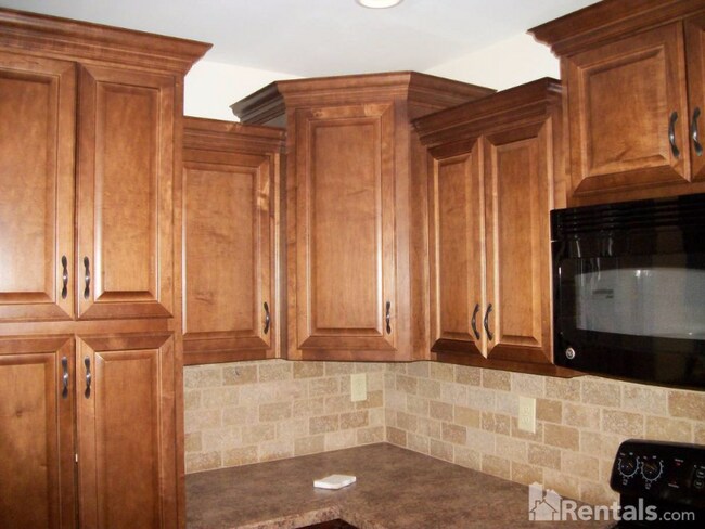 Foto del edificio - 6700 Sumac Ridge Dr