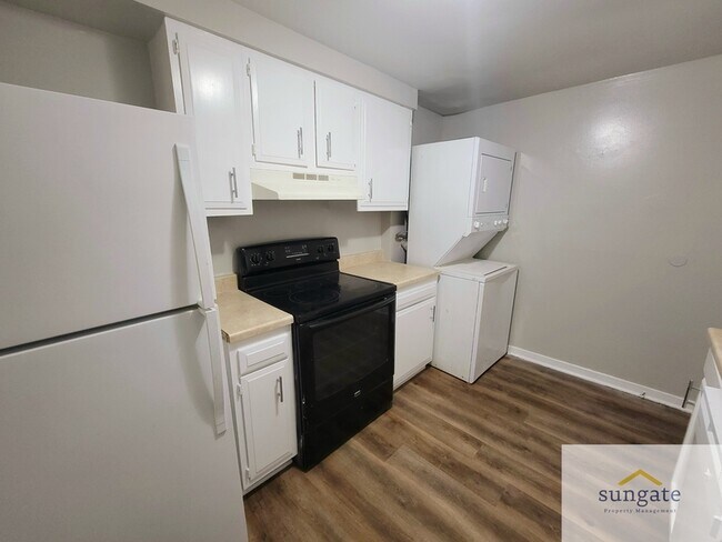 Foto del edificio - 488 West Ct