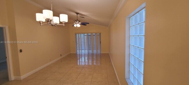 Foto del edificio - 6830 Torch Key St