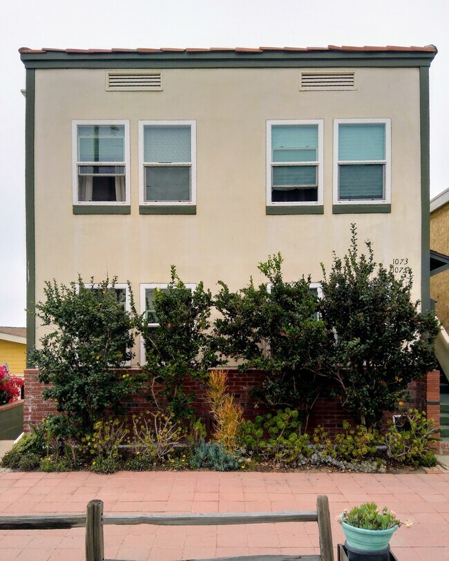 Foto del edificio - 1073 Monterey Blvd