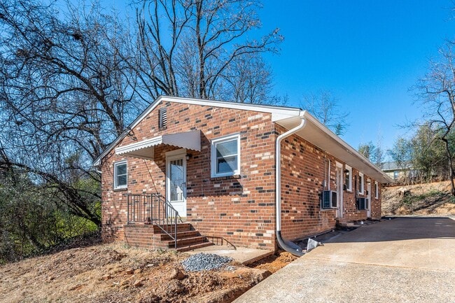 Building Photo - 5013 Oxford St