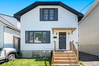 Building Photo - 13 Pinehurst Av