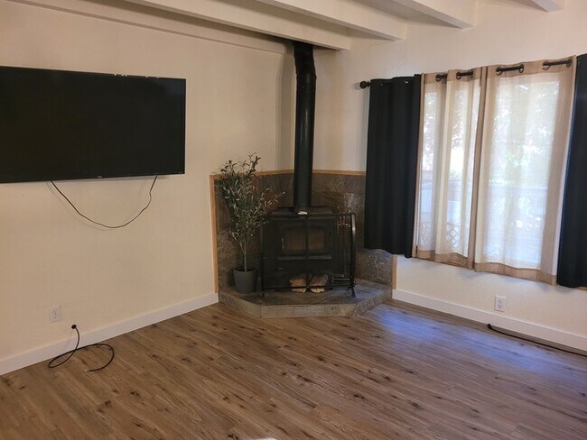 Foto del edificio - 438 Moreno Ln