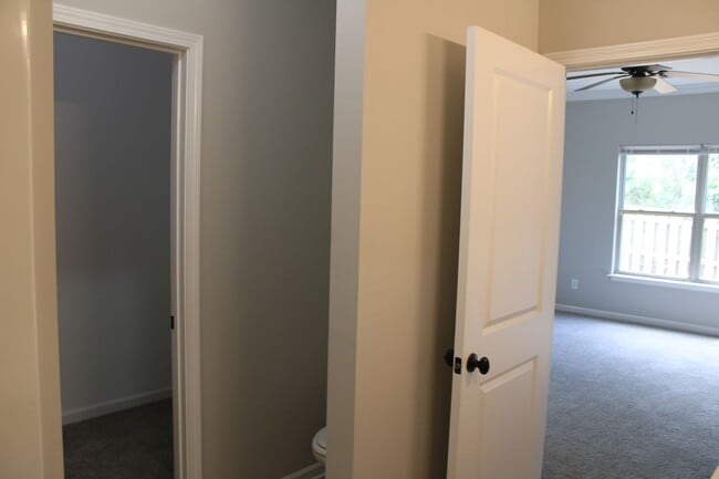 Building Photo - 2 bed, 2 bath townhome in Calera
