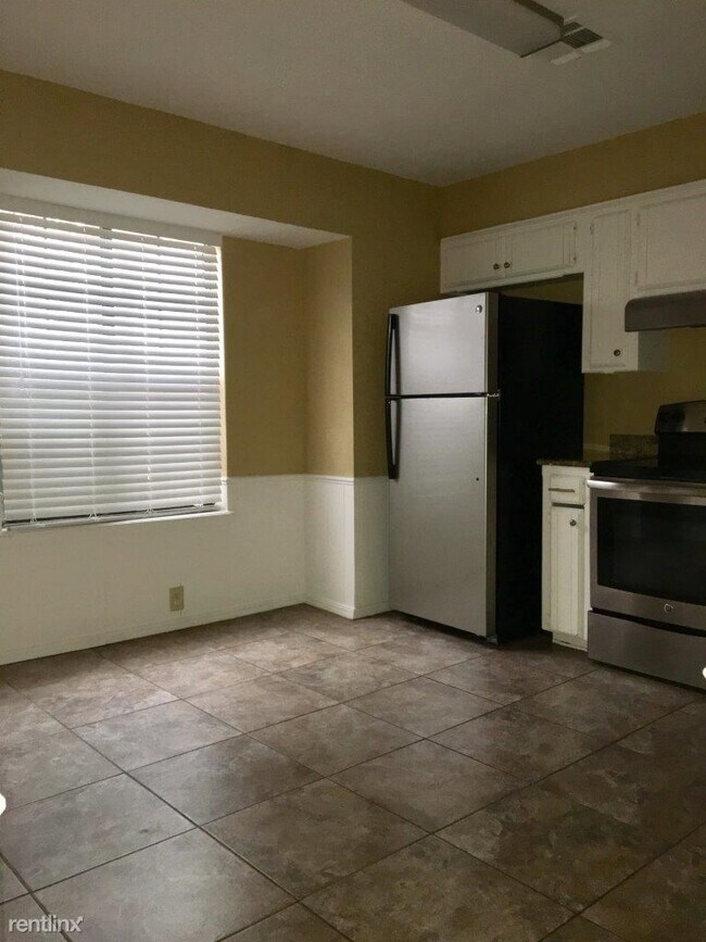 Building Photo - 3 br, 2 bath House - 9705 Oaktree Terrace