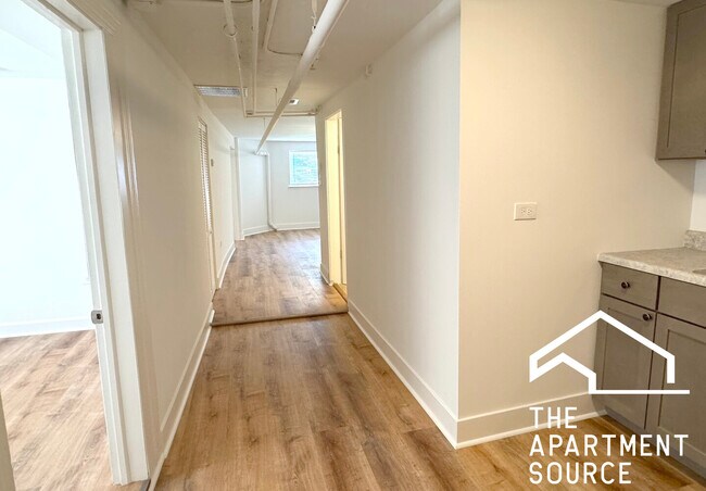 Foto del edificio - 6452 W Dickens Ave