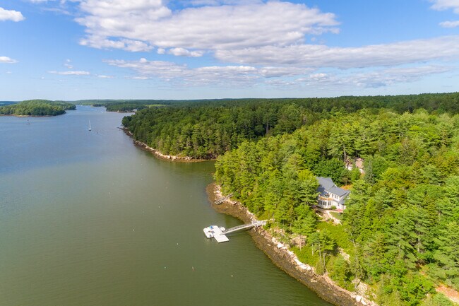 Foto del edificio - 93 Abbot Cove Rd