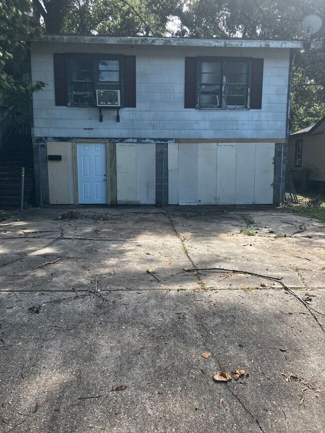Building Photo - 418 Tissington St