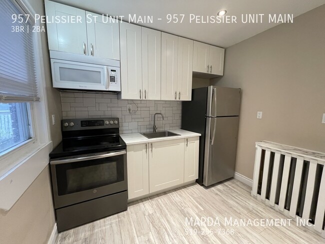 Photo du bâtiment - BEAUTIFULLY RENOVATED 3BEDROOM/2BATH MAIN ...