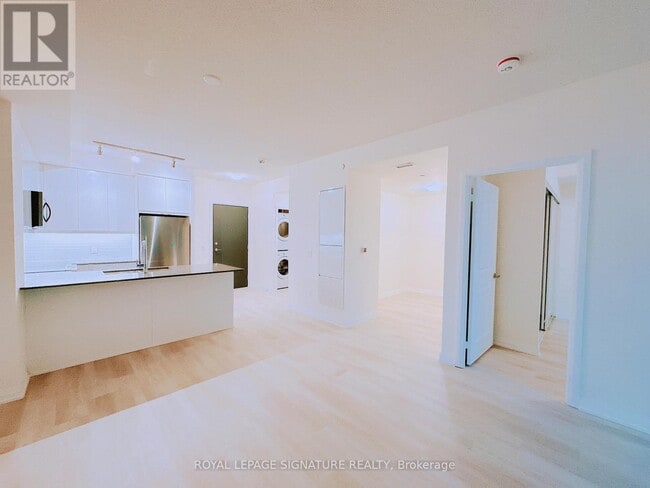 Building Photo - 3260 Sheppard Ave E