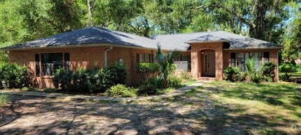 Building Photo - 305 Raintree Trail