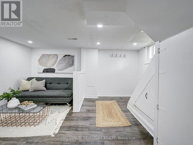 Building Photo - 1 Worthington Crescent