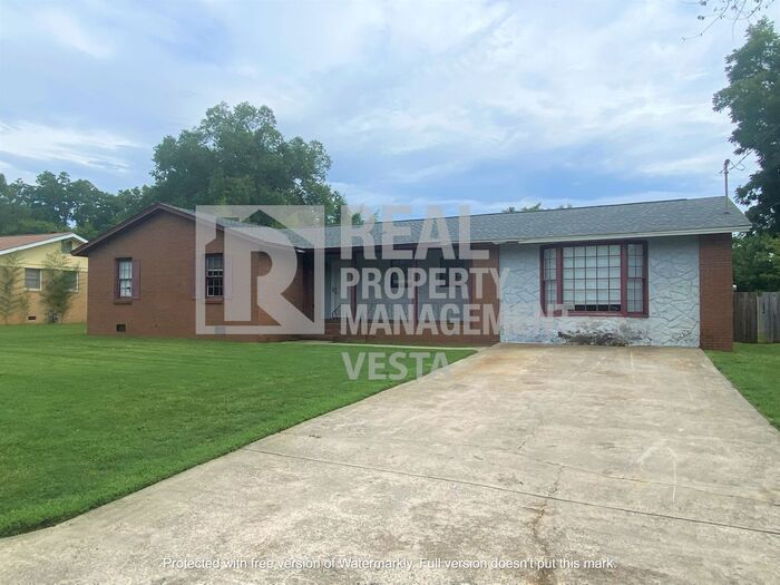 Spacious Three Bedroom House in Warner Robins House for Rent in