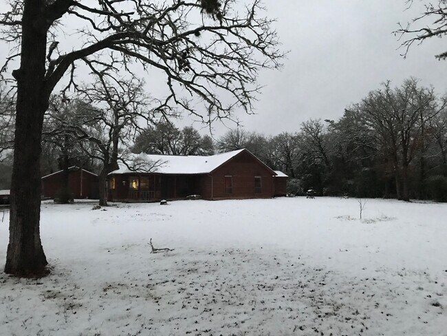 Building Photo - 19402 Hogeye Rd