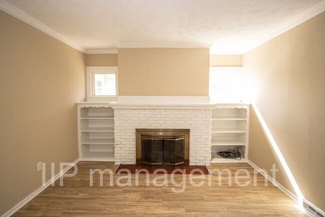 Building Photo - 4BR 2BA Home in Cleveland Heights