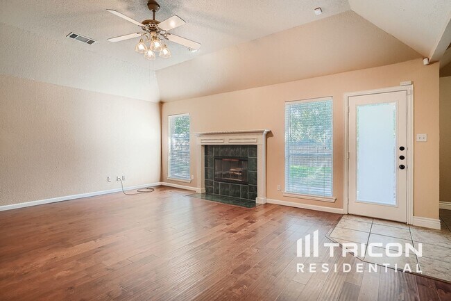 Building Photo - 6209 Meadowmere Ln